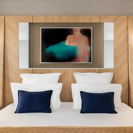 Louvre Saint-honore ホテル パリ