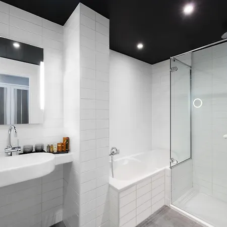 Louvre Saint-honore Париж