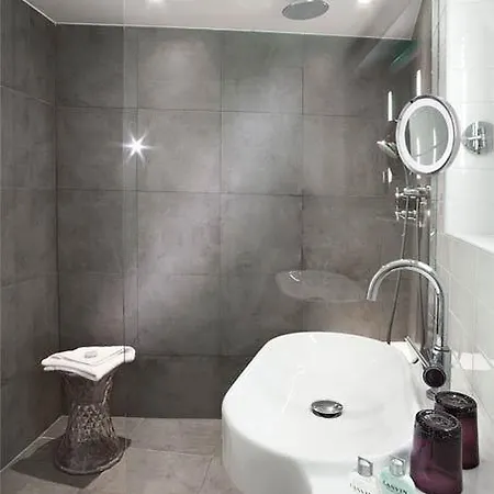 Louvre Saint-honore 4*