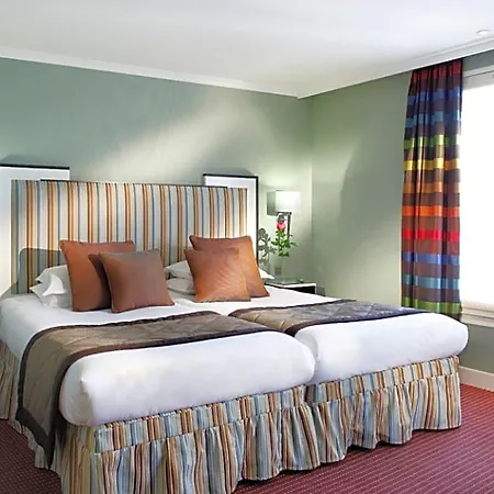 Louvre Saint-honore 4*