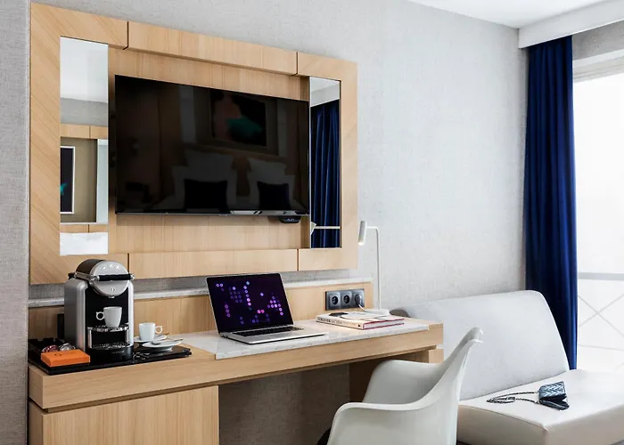 Louvre Saint-honore Hotel