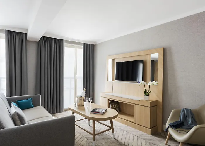 Hotel Louvre Saint-honore 4*